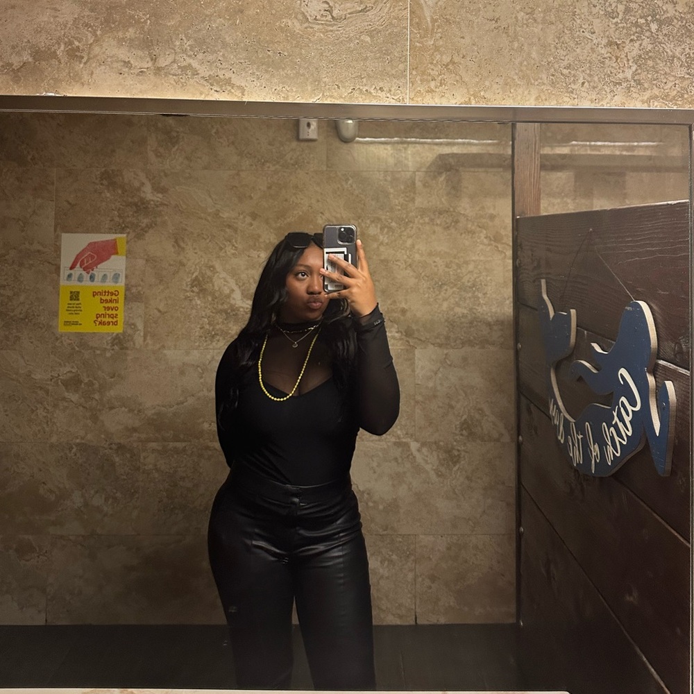 Meet your Posher, Deonne